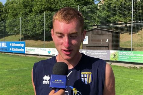 Negara ini berbatasan dengan norwegia di barat dan finlandia di timur laut. Wonderkid Swedia Mengaku Didekati Manchester City, Benarkah?
