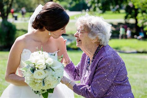 22 Heartwarming Moments Between Brides And Their Grandmas Huffpost Life