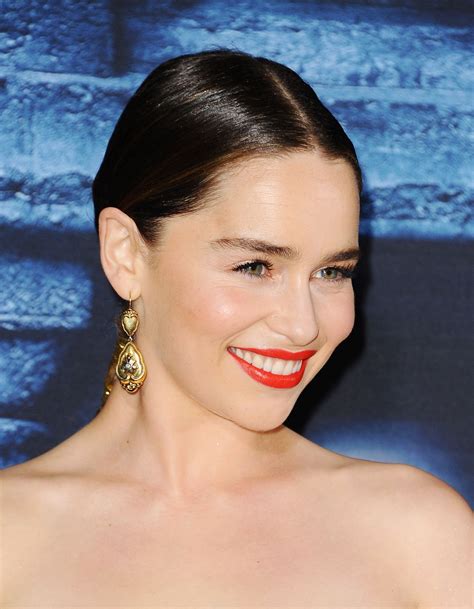 Emilia Clarke Hbos Game Of Thrones‘ Season 6 Premiere In Los