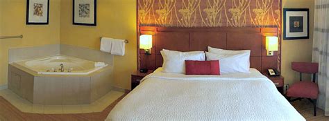 The hotel with jacuzzi in room application is very easy to use, allowing users to reserve their accommodation in. Maryland Hot Tub Suites - Hotel Rooms with Whirlpool Tubs ...