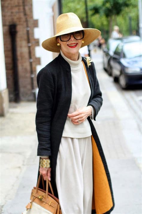 aginggracefully 70 year old women stylish fashion fashion