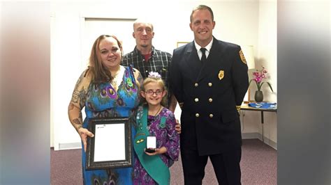 9 Year Old Girl Scout Honored For Saving Mom From Overturned Car Abc News