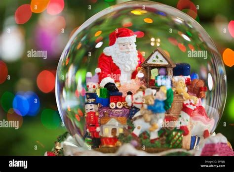 Snow Globe Nobody Hi Res Stock Photography And Images Alamy