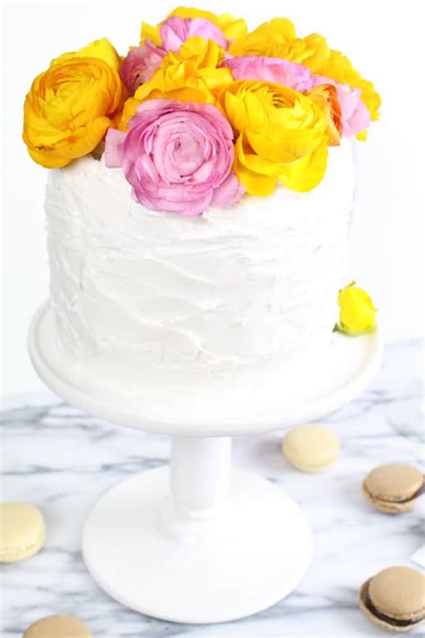 By cluracon in cooking cake. DIY Fresh Flower Cake Topper | Sugar & Cloth DIY
