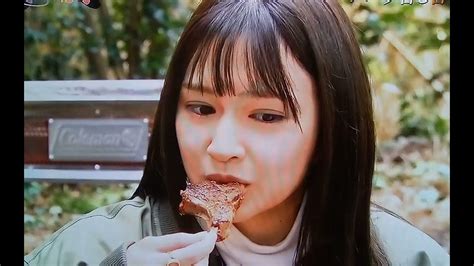 お肉を食べる小泉遥 Youtube