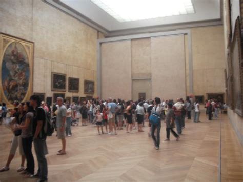 The Mona Lisa Room Picture Of Louvre Museum Paris Tripadvisor