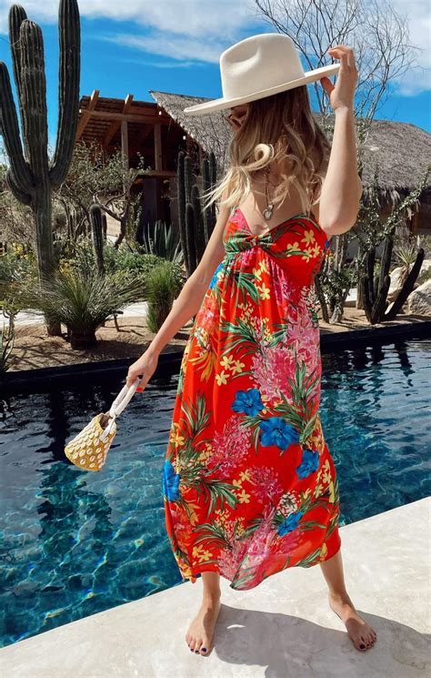 40 cute summer outfits and sundresses for your beach vacation