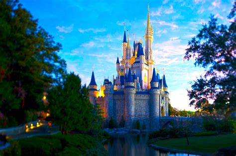 12000 Disney Tour Brings You Inside Cinderellas Castle