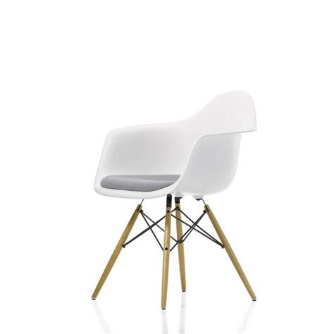Eames Daw Chair By Vitra Eames Daw Chair Oversized Chair Living Room