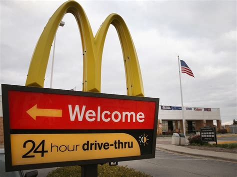 Florida Man Tried To Pay For Mcdonalds Drive Thru Order With Bag Of