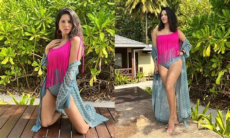 Sunny Leone Looks Hotter Than Hell In Her Latest Beach Pictures