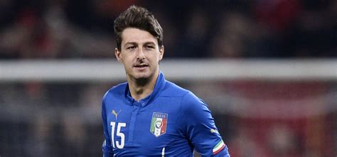See their stats, skillmoves, celebrations, traits and more. Mercato OM : 15 millions pour un défenseur international
