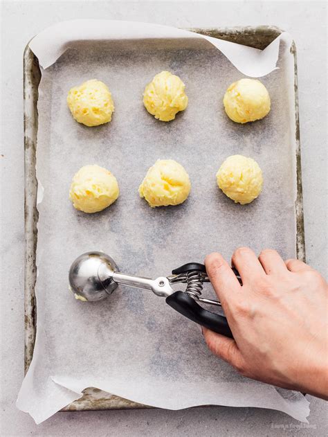 Gluten Free Pão de Queijo Brazilian Cheese Bread Recipe ...