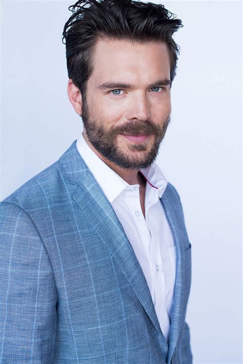 Code word for the letter c in the nato/icao spelling alphabet. Charlie Weber is dating his co-star Liza Weil after ...