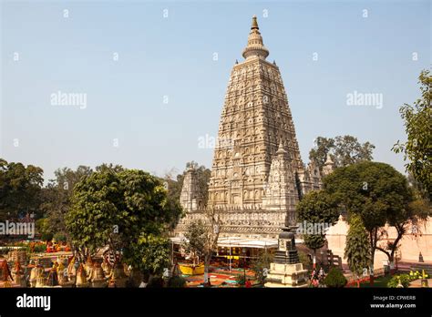 View Of Mahabodhi Temple Bodh Gaya Bihar India Stock Photo Alamy