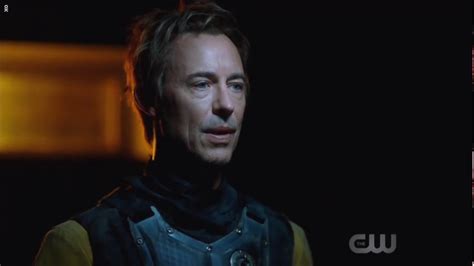 Flash Season 5 Episode 8 Nora Travels To Year 2049 And Talks To Thawne