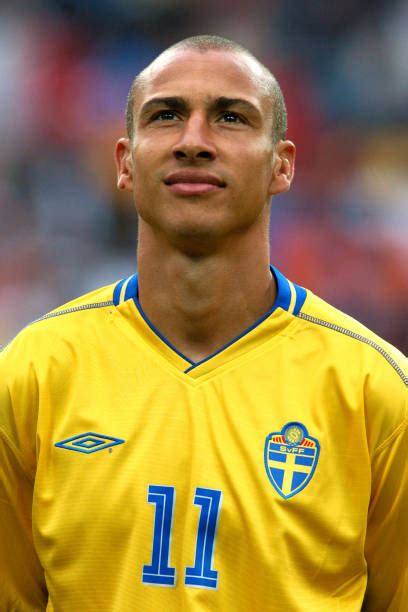 Henrik Larsson Sweden Bilder Und Fotos Getty Images Fußballtrikots