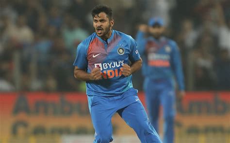 Последние твиты от shardul thakur (@imshard). India vs Sri Lanka, 2020: 3rd T20I - Shardul's rare treble ...