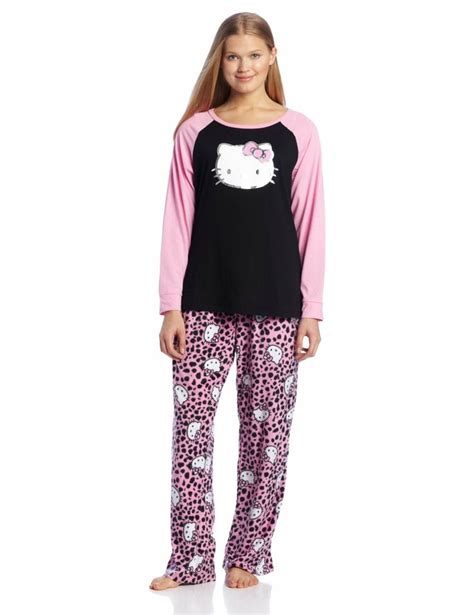 Hello Kitty Juniors Comfy N Cozy Pink White Bow Print Pajama T Set