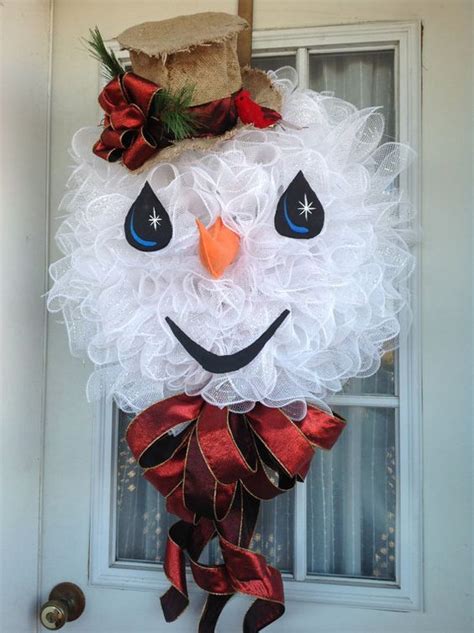 Print out the templates and then cut, fold and glue them together. 26 DIY Tutorials and Ideas to Make a Snowman Wreath ...