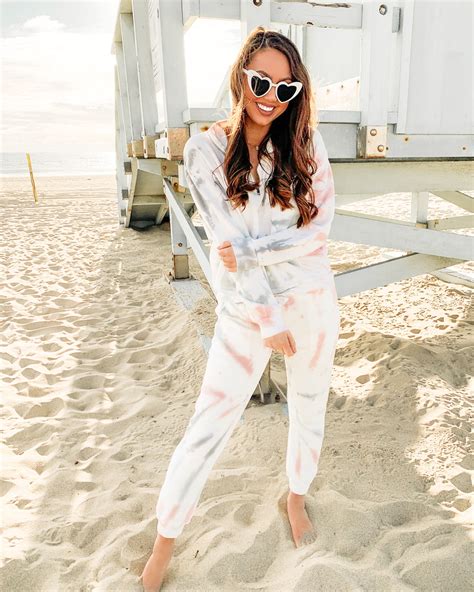 Tie Dye Sweatshirt Outfit To Wear At Home My Styled Life La Influencer