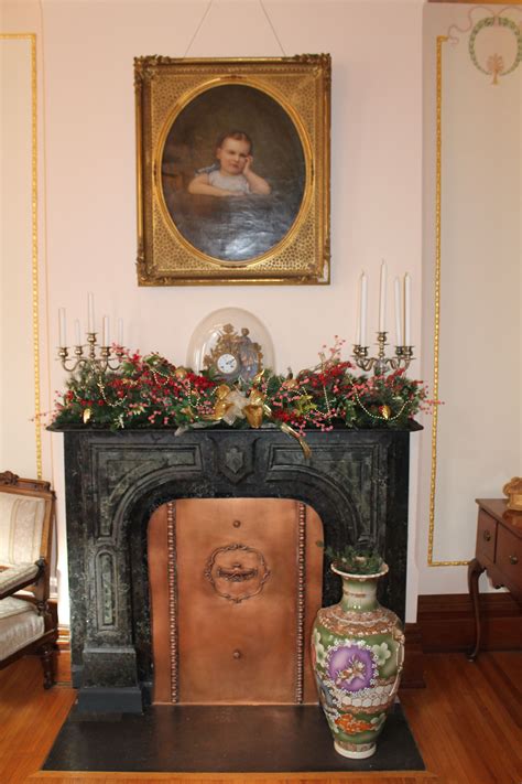 The official website of manchester city f.c. Victorian Christmas Decorated Mantle | Christmas mantel ...