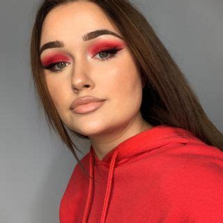 Znak Makeuplook Na Instagramu Fotografije I Videozapisi Beauty