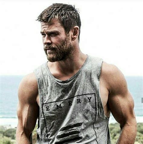 Pin By Bunny On Hollywood Celebrities Chris Hemsworth Chris