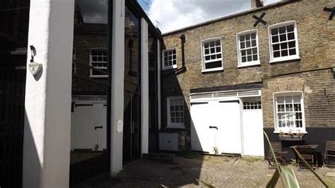 Office Suites In Quiet Mews Location 8 11 Denbigh Mews City Of Westminster Sw1v 2hq