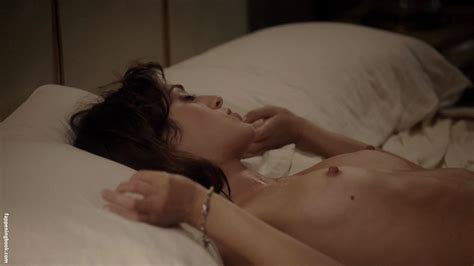 Lizzy Caplan Nude The Fappening Photo 348807 FappeningBook