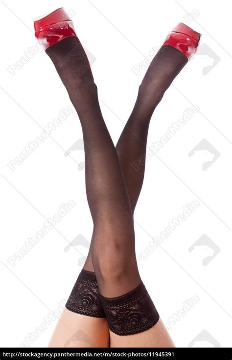 Sexy Lange Beine Einer Attraktiven Frau Mit Schwarzen Stockfoto 11945391 Bildagentur