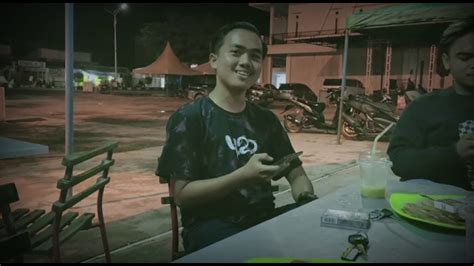 Bila sedang terpisahkan oleh jarak, anda kirimkan saja melalui pesan pribadi atau dengan kartu ucapan. Satu kata buat mantan versi kami.. - YouTube