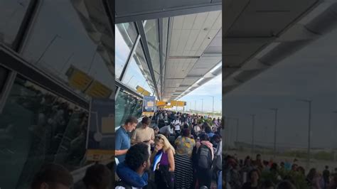 Jfk Airport In Nyc Is Being Evacuated Due To A ‘security Incident At