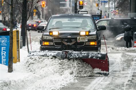 Toronto To Start Towing Cars If Theyre In The Way Of Snow Plows