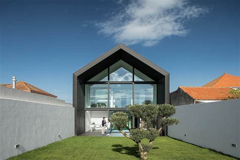 Casas portuguesas: 15 casas em terrenos estreitos ...