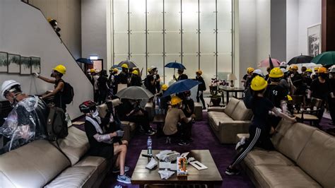 Hong Kong Protest Live Updates Police Rush Protesters Outside Legislative Building The New