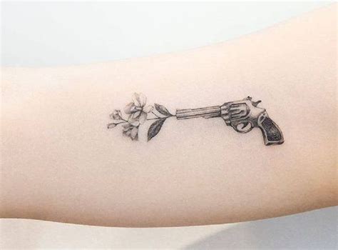 Maybe you would like to learn more about one of these? Tatuajes de pistolas - Diseños y significados más conocidos
