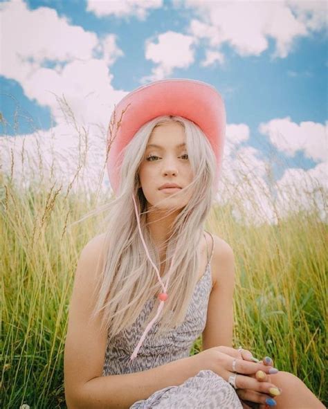 Tik tok video download without watermark. #rileyhubakta | Personagens