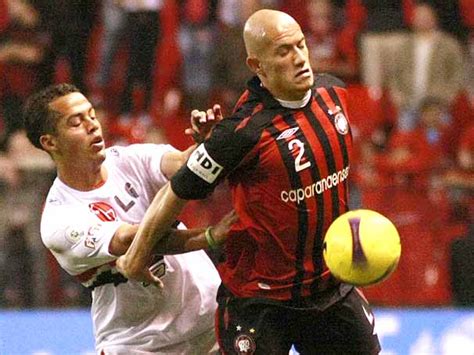 They did manage to create several chances throughout the game and dominated possession, but failed to. Globoesporte.com > Futebol - CONFRONTO - Atlético-PR X São ...