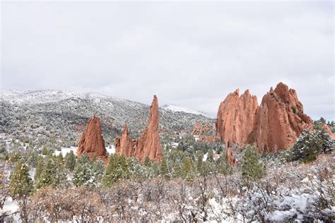 Snow In The Garden Of The Gods Oc 6000x4000 Music Indieartist