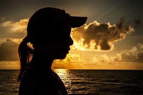 How to Photograph a Silhouette Portrait: 6 Steps (with Pictures)