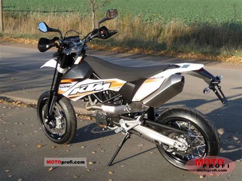 Later models 690 duke r 2010 + 2011 690 duke 2011 (non r) 690 smc 2011 690 enduro r 2011 (no standard enduro in 2011) 690. KTM 690 SMC 2011 Specs and Photos