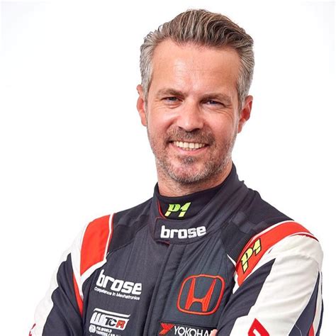 Tiago monteiro acaba de integrar a microsoft portugal para liderar a área de serviços da subsidiária portuguesa,tendo a seu cargo a gestão da estratégia de negócio e a entrega de serviços de valor. Tiago Monteiro em oitavo lugar na primeira corrida de WTCR ...