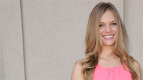 Chicago Pd Tracy Spiridakos To Recur Hollywood Reporter