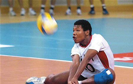 32 year old american professional volleyball player and to time olympian courtney started playing volleyball in highs school, and her star started shining at that stage. National volleyball team gets first black player