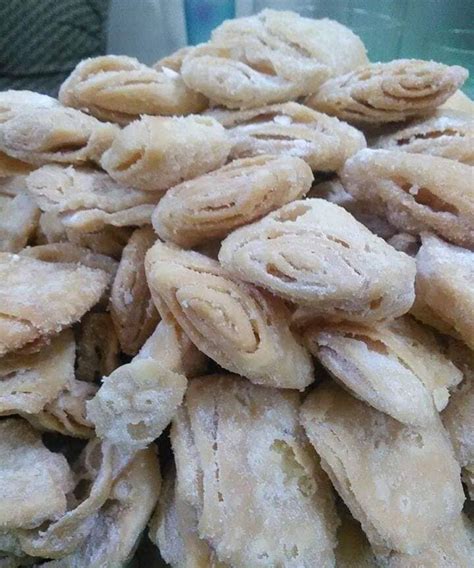 Bulan puasa hampir tiba dan makanan ini sangat sesuai sebagai sekian resepi biskut kacang tanah yang saya kongsikan dan saya harap boleh bermanfaat untuk anda. Kuih Bom Bijan Rangup - Contoh Sto