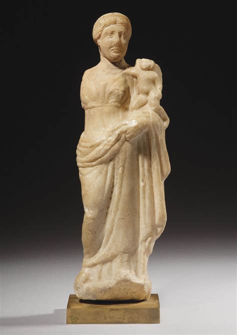 Statuette De Venus Tenant Cupidon Dans Ses Bras En Marbre Epoque