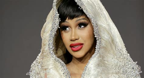 cardi b s amas 2021 beauty looks and details