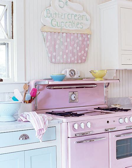 Petitevanou 15 millennial pink items that'll totally transform your kitchen.