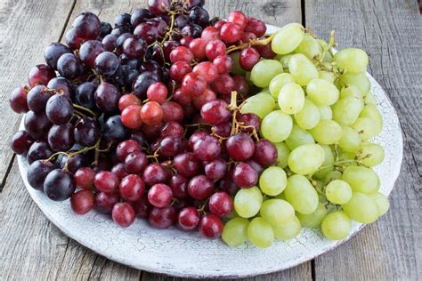 Uvas Todos Los Tipos Propiedades Usos Y Beneficios Para La Salud